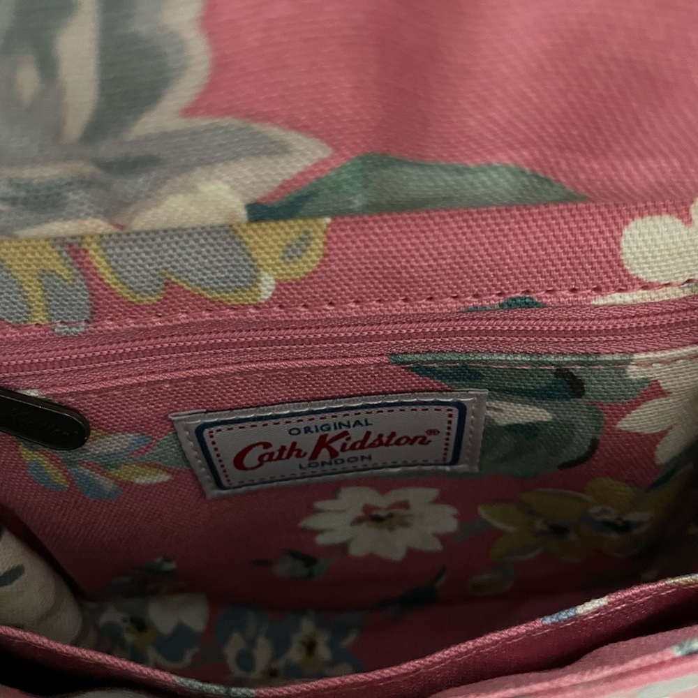 Gorgeous Little purse ! Cath Kidston
Norfolk Rose
Pink Floral...π·πΊπβ€οΈβ‘οΈ - Picture 6 of 8